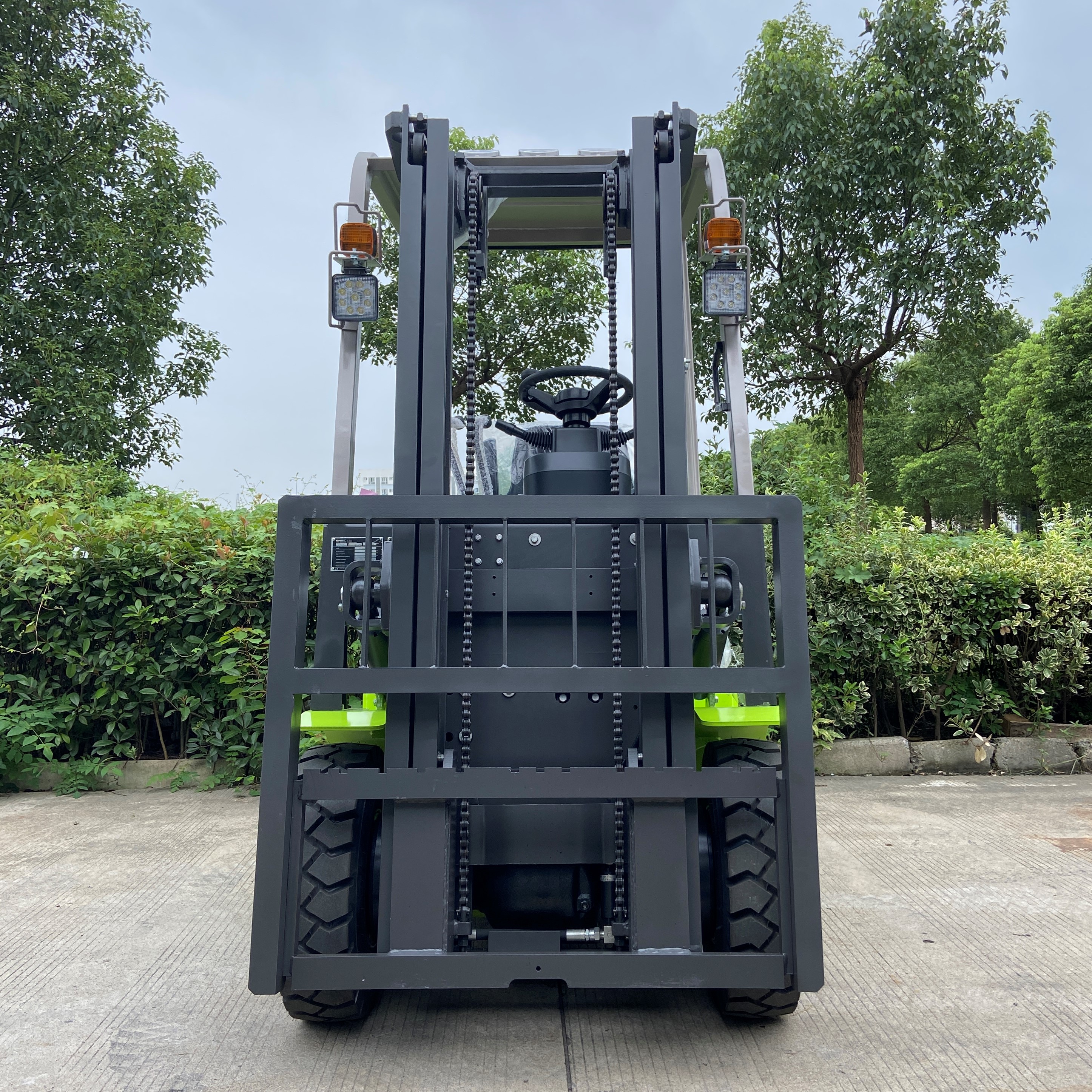 3.5 Ton 3000kg Triple Mast Diesel Forklift Off Road 4X4 Wheel Loader for Home on Farms