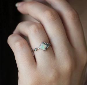 China Square CZ Rhodium Plated Natural Opal Ring 925 Sterling Silver Graceful Jewelry factory