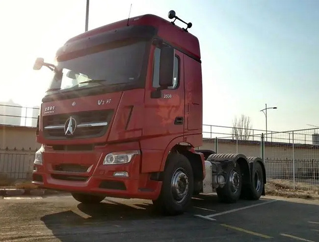 Beiben Tractor Head Optimal For Heavy Duty Hauling Left Driving 6x4 tractor unit