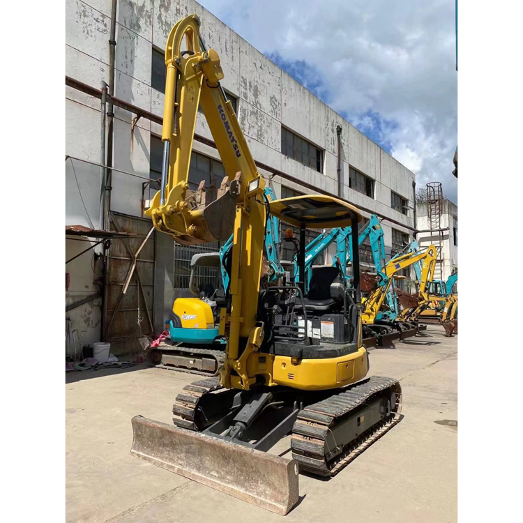 Original Hydraulic Cylinder Komatsu PC35MR a Japan Mini Excavator with Cummins Engine