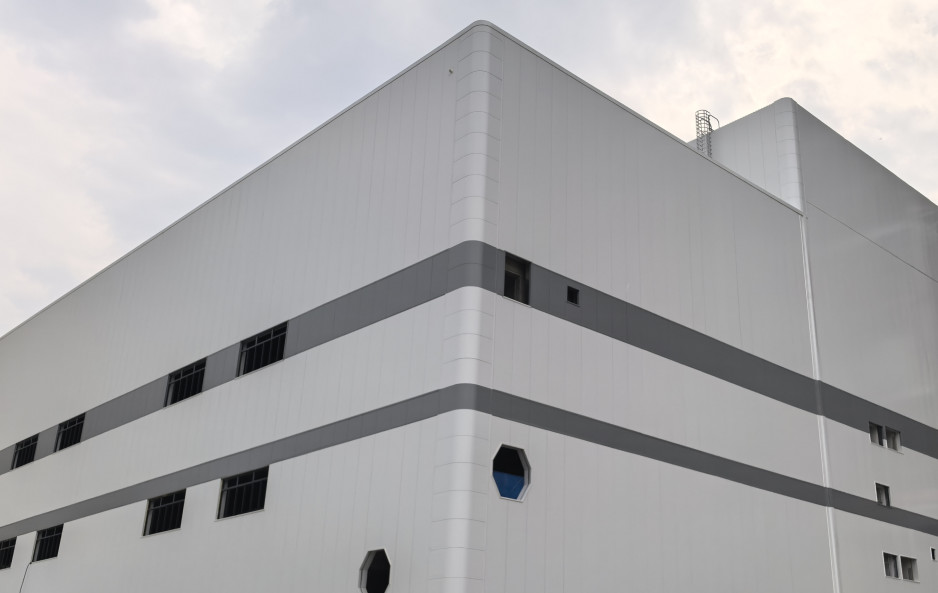 Modern Sturdy Metal Workshop Prefab Steel Buildings With C/Z Galvanized Steel Purlin