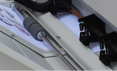 Servo Based 330mm Die Cut Sticker Machine 330mmX488mm Contour Cut Range