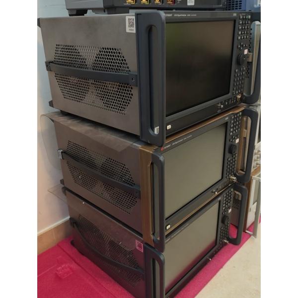 Ultra Wideband Signal Spectrum Analyzer 50 GHz Keysight N9040B UXA