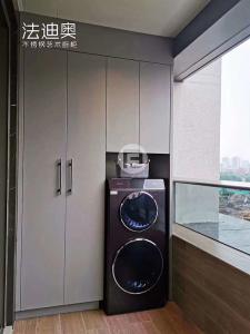 China Modern Durable Stainless Steel Balcony Storage Cabinet With Starlight Gray Finish factory