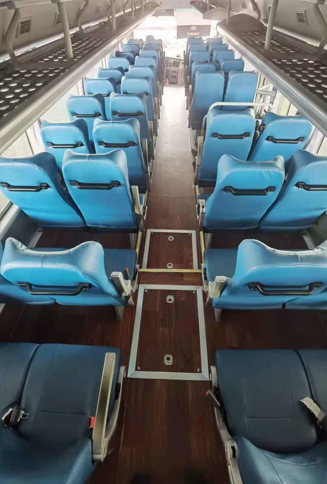 47 Seats Used Yutong ZK6115B Bus Used Coach Bus 2015 Year Steering LHD Diesel Engines New Fuel