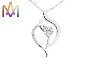China 10g Love Heart Pendant Necklace With Cubic Zirconia factory