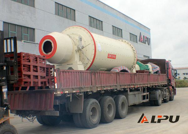 Wet Grinding Ball Mill Equipment , Energy Saving Industrial Grinding Mill