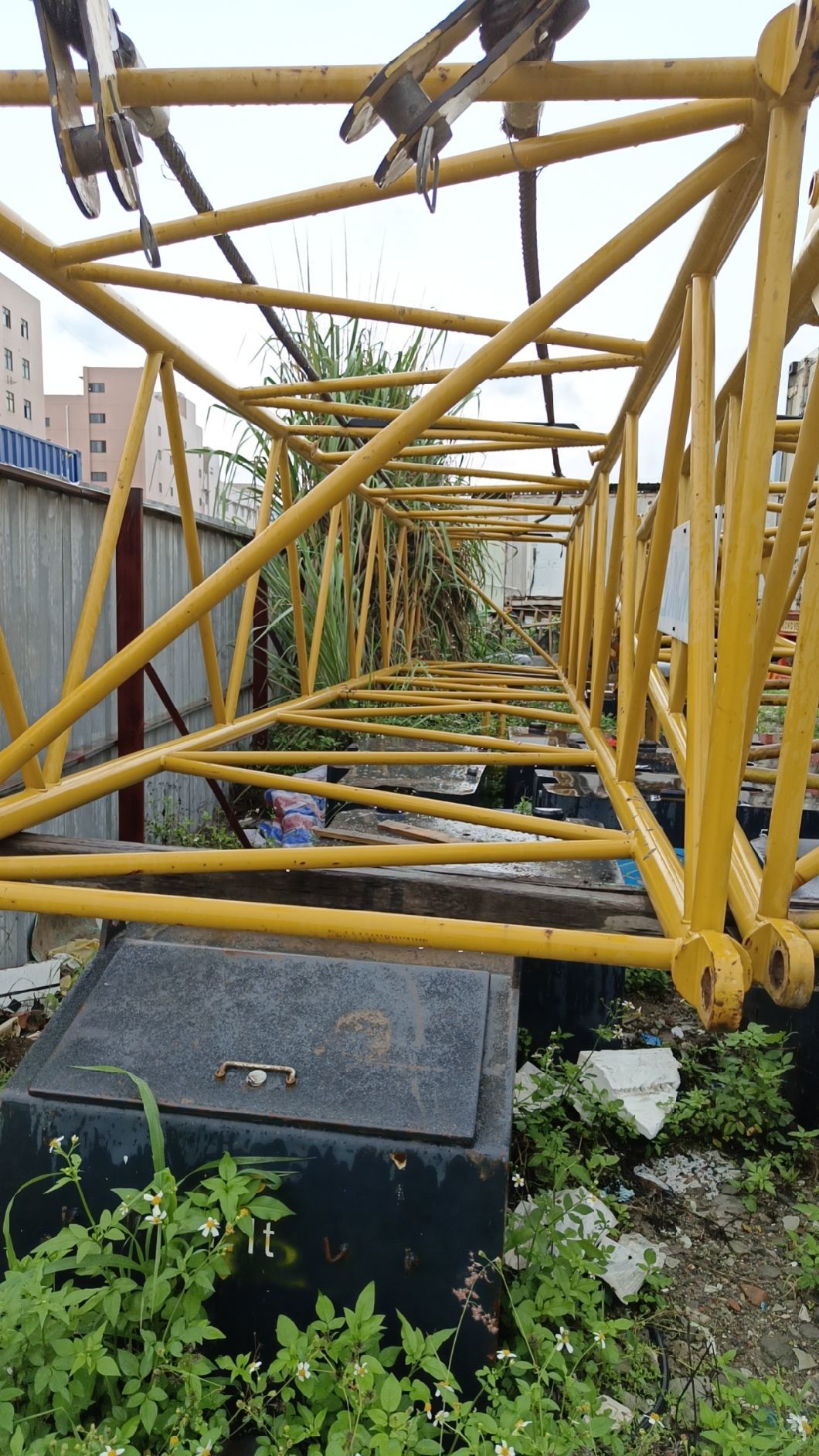 The Used Xg 100 Ton Crawler Crane Is Sold at an Affordable Price