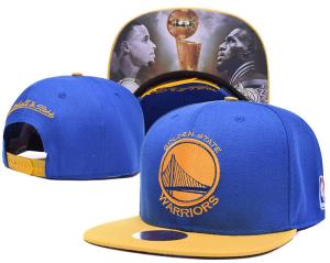 China Unisex 2 Tone Colors Snapback Baseball Caps 6 Panel Wool Embroidery Logo factory