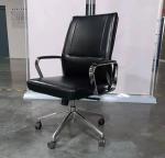 Executive Swivel PU Leather Revolving Chair With Castors