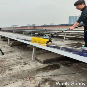China Effortless Stain Removal from PV Panels with Manul Nylon Yarn Brush Solar Cleaner Kit factory