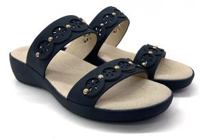 China Comfort Ladies Summer Slip On Sandals With Flat Heel Sewing Sole factory