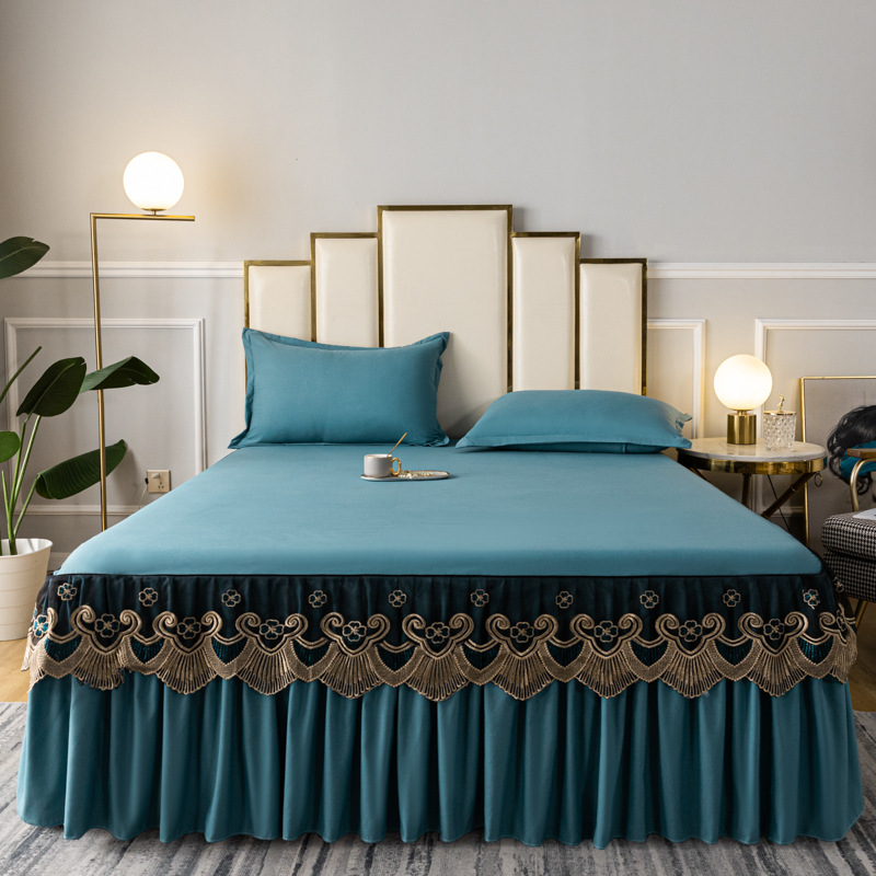 Upgrade Your Bedding Game with this Queen Size Bedding Set 3 kg Fabric 100% Polyester
