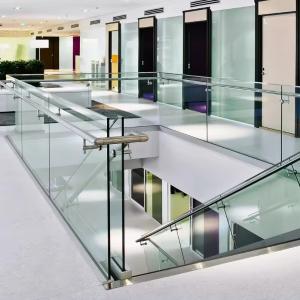 China Durable Aluminum Glass Fence Low Maintenance Custom Heights All-Weather Use factory