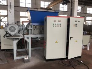 China CE Double Shaft Shredder Wood Pallet Shredder Tire / Metal / Bottles Crushing factory