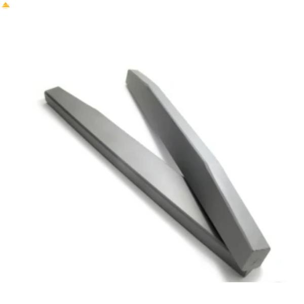 China Stone Crusher Machine Tungsten Carbide Strips Vsi-7 Vertical Shaft Impactor Crusher Rotor Tip factory