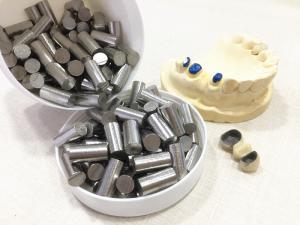 China Cobalt Chrome Dental Casting Alloys 14.1 - 14.5 CTE 380HV Silver Appearance factory