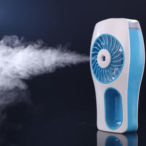 China USB Innovant personal cooling air mini fan humidifier mist mini fan factory