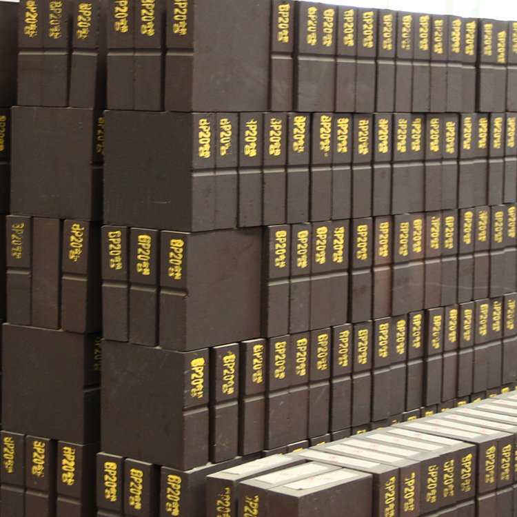 0% CaO Content Magnesia Chrome Bricks for Glass Kilns Perfect in the Glass Industry