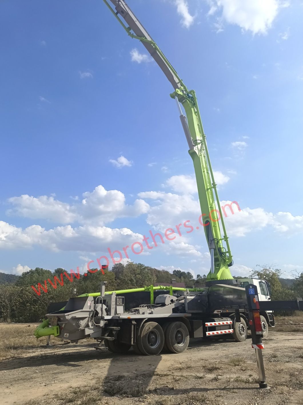 2013 Zoomlion 52m Concrete Pump Truck Pump Beton Pump on Renew Condition Sell with Promotion Price