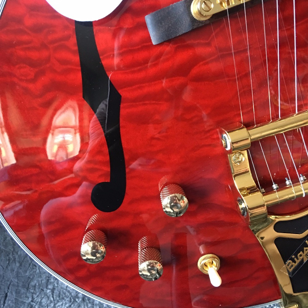 Grand Transparent red, gold tremolo. Free delivery, picture real shooting 333 jazz old electric guitar quilted maple top
