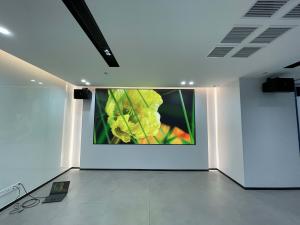 China P0.9375 HD LED Display Full Color Indoor Small Spacing Meeting Room LED Display factory