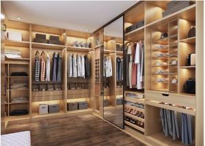 China 2400mm Master Bedroom With Walk In Closet factory