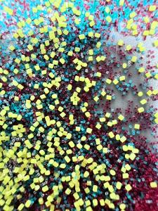China 0.5*0.5mm Cylindrical Plastic Bead Blasting Polyamide Nylon factory