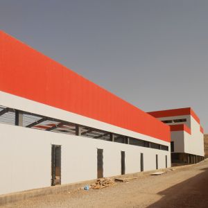Welded Connection Prefabricated Metal Structures Steel Frame Building OEM
