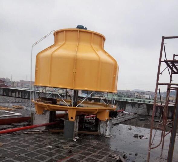 IP54 Protection 20T Counterflow Cooling Tower , Bottle Type Cooling Tower Long