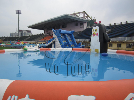 hot outdoor custom penguin inflatable water park