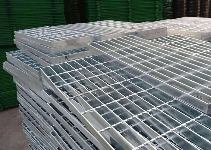 Galvanized Anti Tread Industrial Steel Grating Empty Grid Plate For Petroleum Platform