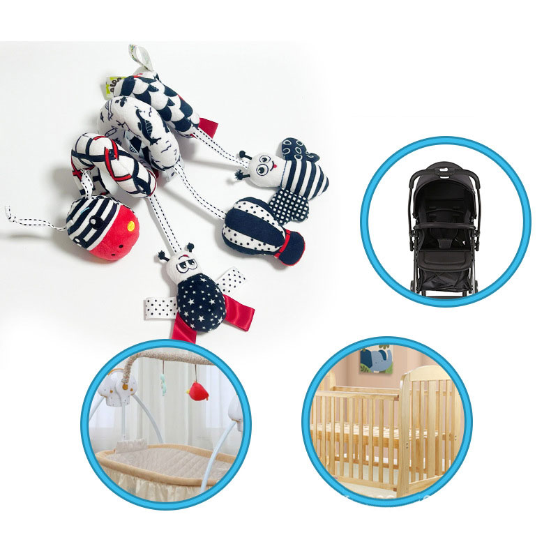 0 to 24 Months Baby Crib Stroller Wind Chime with Plush Bb Pendant in Black and White