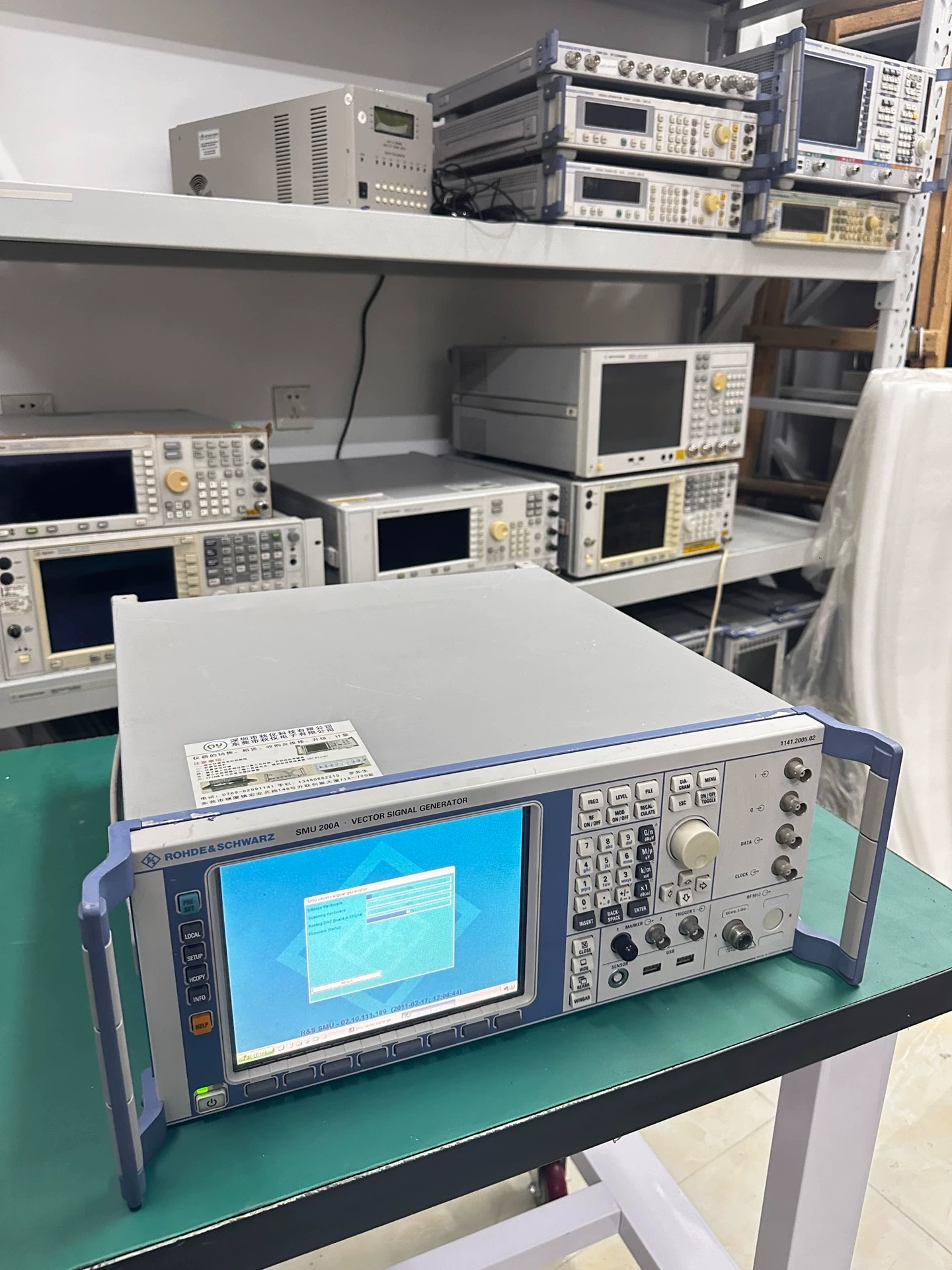 Rohde & Schwarz R&S SMU200A 6 GHz Dual Path Vector Signal Generator