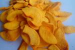 Wholesale vacuum fried fruits chip healthy snack crispy yellow peach slices