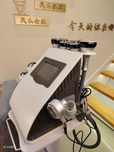 China 6 In 1 Vacuum Laser Radio Frequency RF 40K Cavi Lipo Slimming Ultrasonic Liposuction Cavitation Machine factory