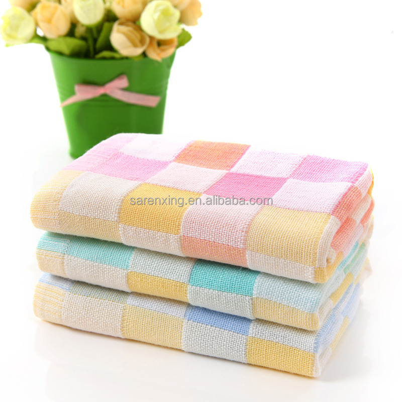 Cartoon Plaid Hooded Towel in Customized Color for Kindergarten Children's Feeding