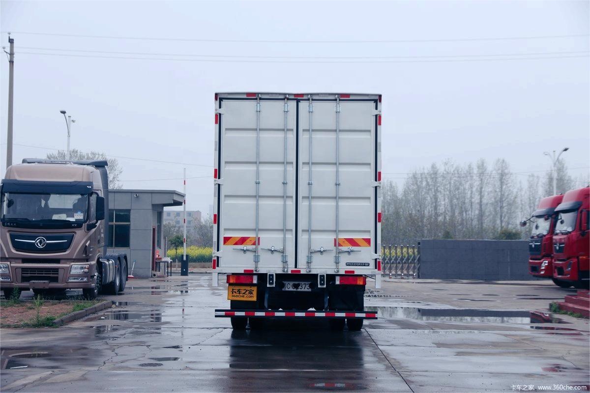 High Repurchase Dongfeng KR 230HP 4X2 Box Cargo Truck for Cargo Transportation