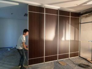China Movable Acoustic Division Classroom Sliding Partition Walls Floor To Ceiling Thickness 85 Mm factory