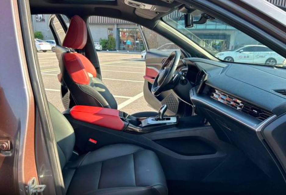 MG5 2021 Model Facelift 300TGI DCT Luxury Edition SAIC Group Compact Car Gasoline 1.5T 173HP L4