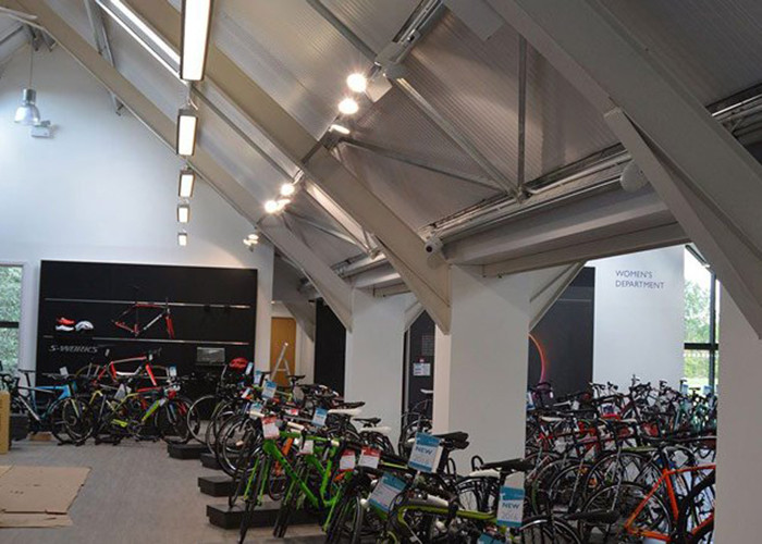 Construction Hot-DIP Galvanized Steel Structure Building Cycle Shop Steel Building