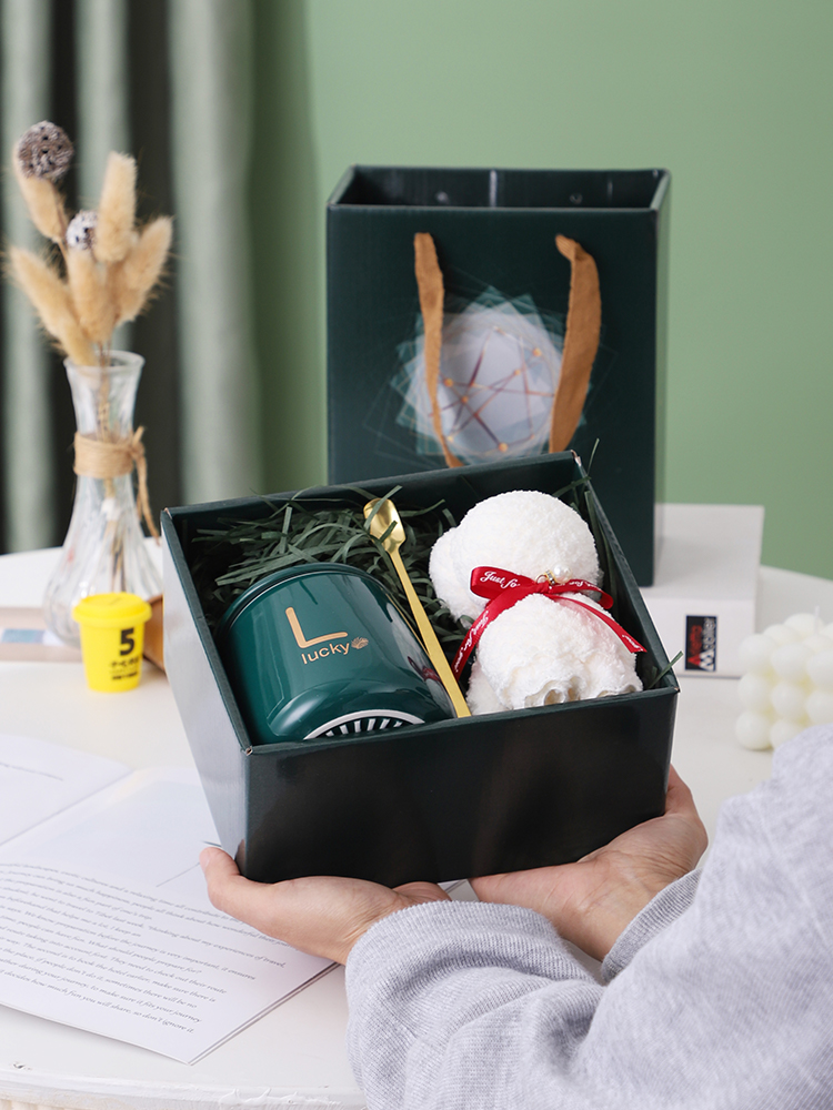 Antimicrobial Ceramic Wedding Souvenirs Multiple Colors High Aesthetic Towel Water Cups