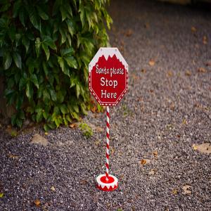 China Outdoor Metal Christmas Decoration Handcrafted Christmas Sign Ornaments Standing factory
