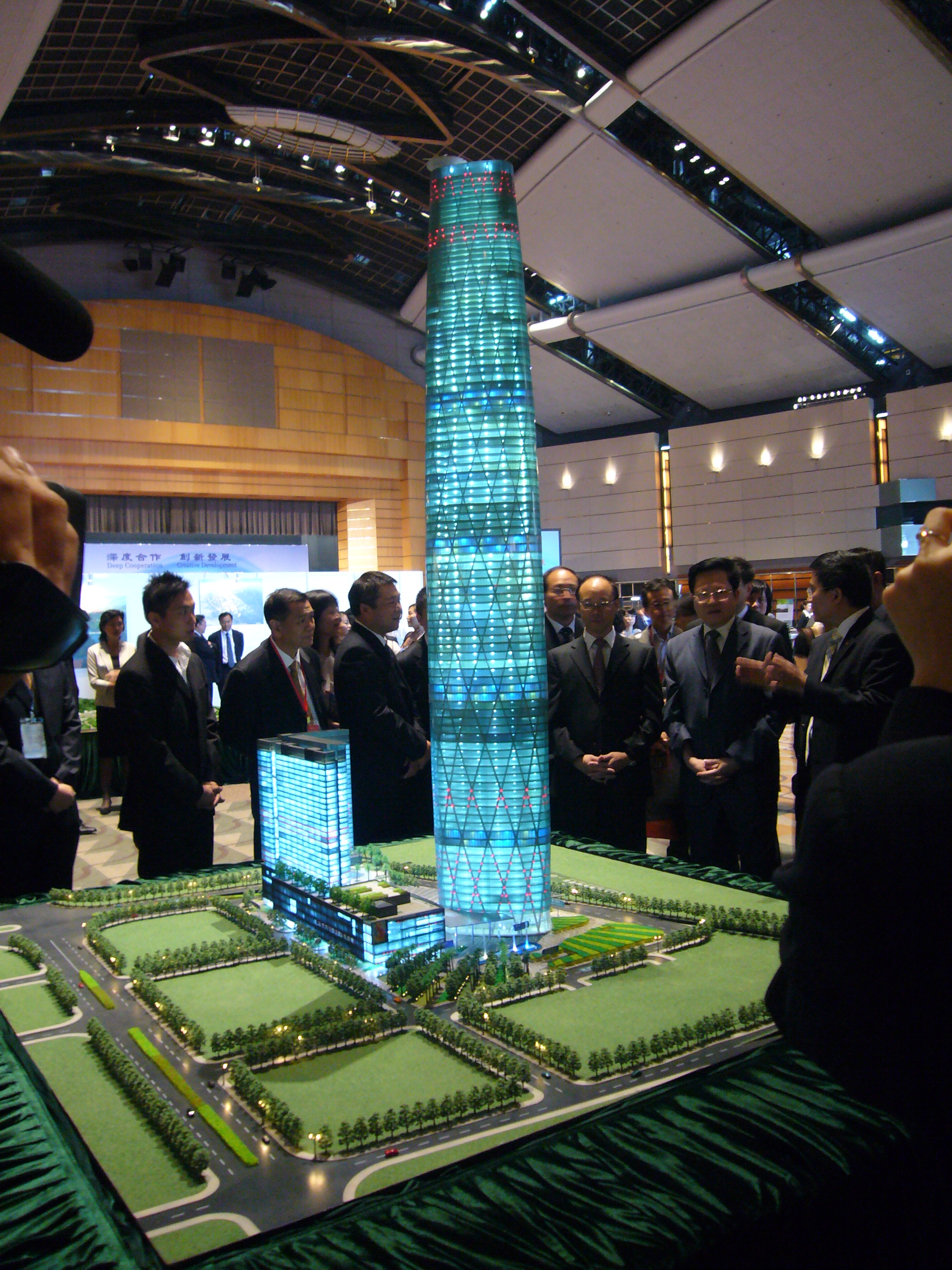 China Architectural Model of Futuristic Glass Skyscraper with Illuminated Facade and Mixed-Use Complex factory