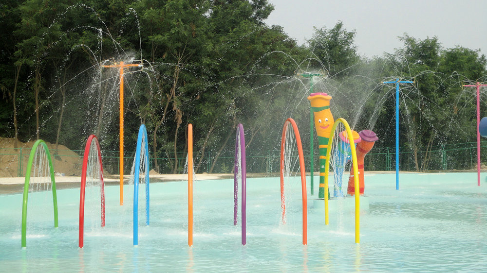 Outdoor Family Entertainment Spray Arched Door, Aqua Park Equipment For 5 - 10 persons