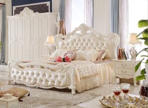 China 2018 European Style Antique wooden king size soft bed factory