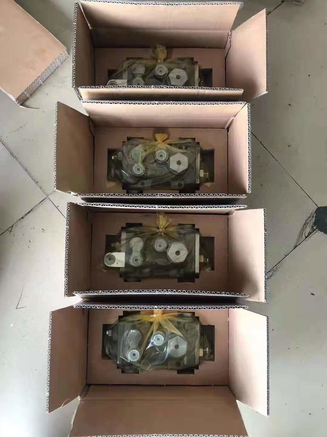 Hitachi Hydraulic Main Pump Regulator 9195243 For ZAX330 HPV145