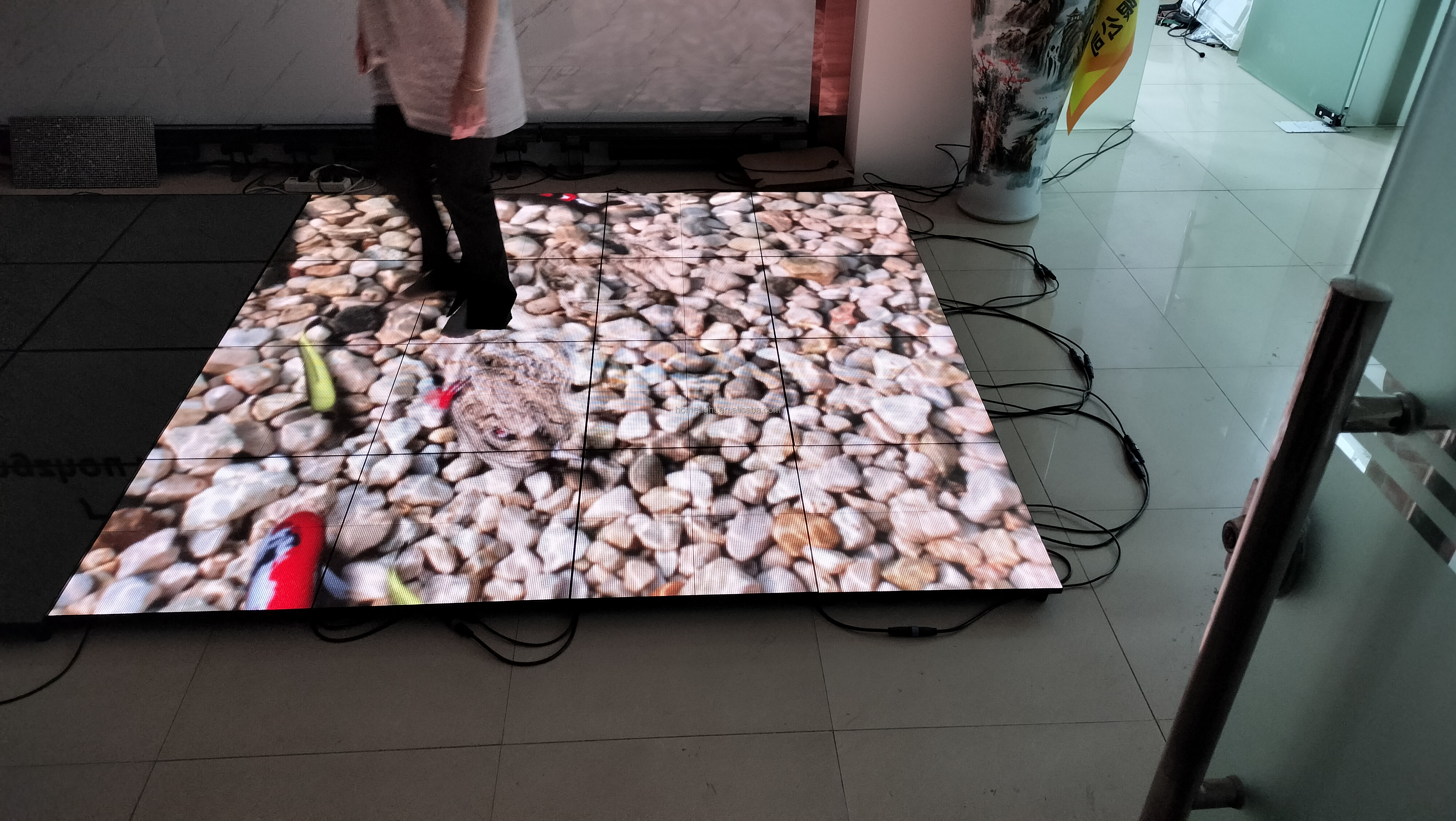 P3.91 Indoor Full Color 3d Video Interactive LED Dance Floor for Video Display