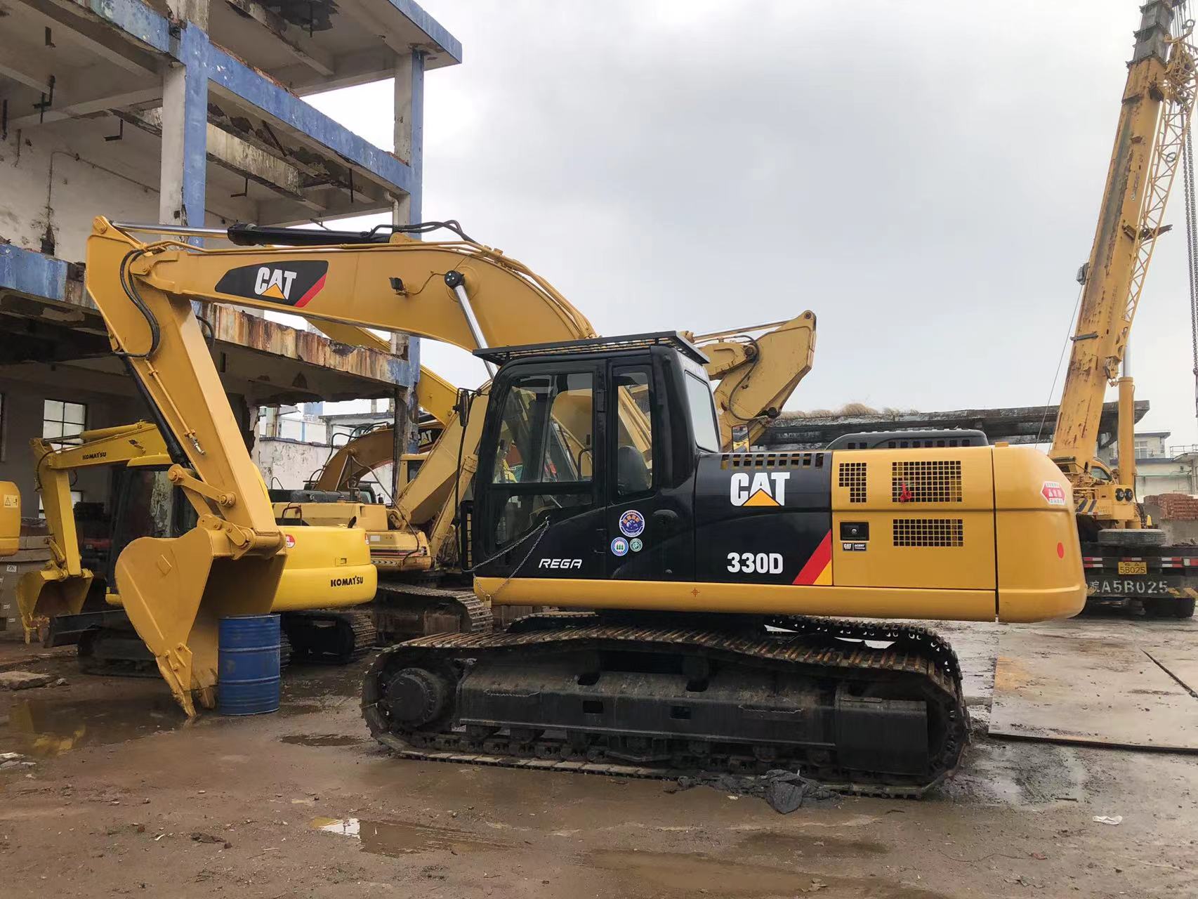 CAT330 Used Excavator from Japan with 30 Ton Capacity and 10.06m Transport Length