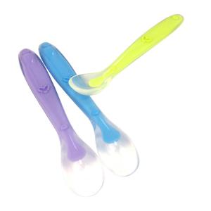 China Baby Spoon Silicone Baby Products Nitrosamine Free Innovative Lovely Shape Design factory